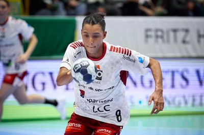 Jamina Roberts scorede seks mål i det uventet tætte opgør mod EH Aalborg.