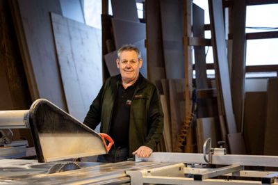 Både firma og iværksætter kan fredag fejre, at det er 40 siden begyndelsen.