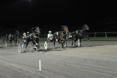 Lord Wilson og Birger Jørgensen i inderbanen, sejrer på hjemmebanen. På mandag kan der komme en ny sejr.