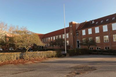 Håndværkere bliver de første til at rykke ind i den gamle skole.