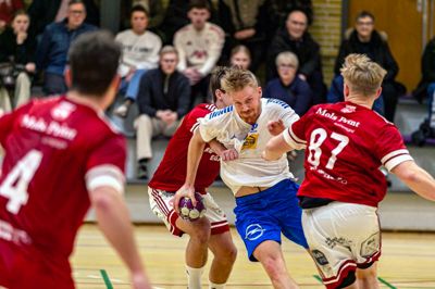 Stoholm IF uddelte tørre tæsk mod rækkens nummer et. Det betyder, at fjandboerne nu selv topper rækken efter tre runder.