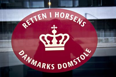 En 46-årig mand er dømt for at tage halsgreb på sin ekskæreste.