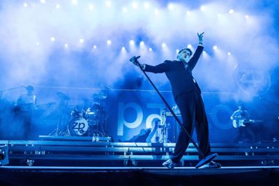 Zar Paulo har spillet på festivaler rundt om i landet de seneste år - som her på Tinderbox i sommeren 2025. Til efteråret står der danmarksturné i kalenderen hos pop-rock-gruppen, som kommer til Herning i november.