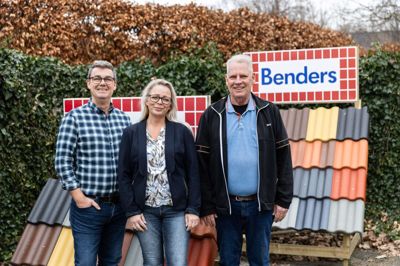 For tre måneder siden åbnede Frode Kvernes (t.v.), Katrine Majlund Jensen og Brian Ellegaard tagfirmaet »Net-Tag« i Bording.