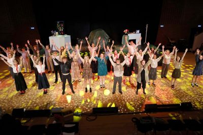 »Blodig Botanik« er titlen på dette års musical på Ikast-Brande Gymnasium, hvor eleverne i disse dage arbejder intenst hen imod premieren søndag eftermiddag.