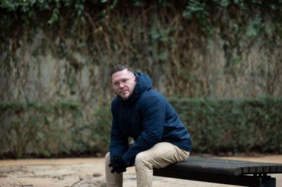 Christian Sørensen føler, at han har et ansvar for at gøre, hvad han kan for, at andre ikke bliver udsat for de samme systemsvigt, som han mener, at han har oplevet i sit liv. Derfor stiller han sig frem med håbet om at ændre noget.