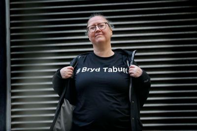 Lisbeth Skærlund har valgt at bakke op om sin eksmand og sine børns far, selv om han flere gange har været i fængsel. Nogle er nødt til at være hans lys, mener hun.