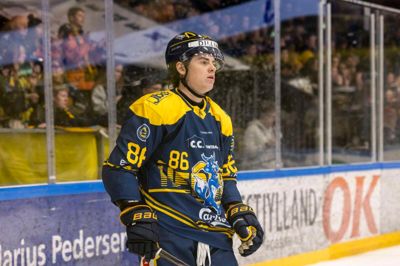 Hjalte Kruse Thomsen blev noteret for en assist, da Herning Blue Fox atter besejrede Frederikshavn White Hawks.