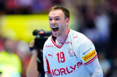 Mathias Gidsel spillede med overblik og træfsikkerhed, da det danske landshold slog Island i semfinalen ved EM. Den danske højreback blev også kåret til kampens spiller.