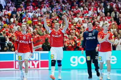 Rasmus Lauge (i midten) og resten af det danske landshold er nu indehaver af alle de tre største titler på samme tid.