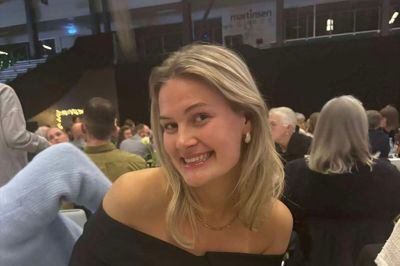 En glad Emma Vang ved WestAwards, der fandt sted i Ringkøbing-Skjern Kulturcenter.