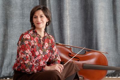 Milica Zivkovic, cellist og dirigent for HASO, Herning Amatør Symfoni Okester.