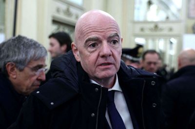 Gianni Infantino, Fifas præsident, er klar til at lukke Rusland ind i fodboldvarmen igen. (Arkivfoto).