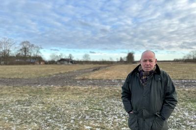 Kromand Gregers Laigaard har taget initiativ til at etablere en lille koloni på 12 små huse, de såkaldte <i>tiny houses</i>, på det halvanden hektar store areal bag ham. Med hjælp fra Havredal Praktiske Uddannelser er der allerede plantet små træer langs de veje, der er anlagt på udstykningen.