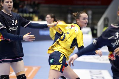 Karen Klokker (i.m.) så direkte rødt og blev diskvalificeret under onsdagens dramatiske slutspilsduel mod Odense.