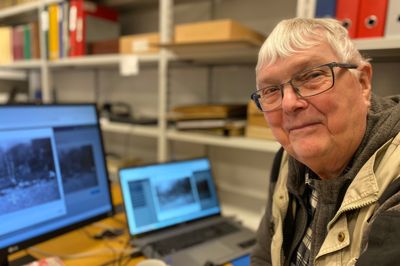 Fjeldsteds Have var et yndet samlingssted for Ry's unge i 50'erne. Men haven forsvandt, da kirkegården skulle udvides, og nu leder Mogens Riis Lauritzen på Ry Lokalarkiv efter billeder fra haven.