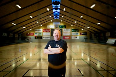 Som centerleder for Ry Hallerne er Klaus Jeppesen blandt de, der har takket ja til at få et »grønt gennemsyn« fra Det Grønne Akademi.