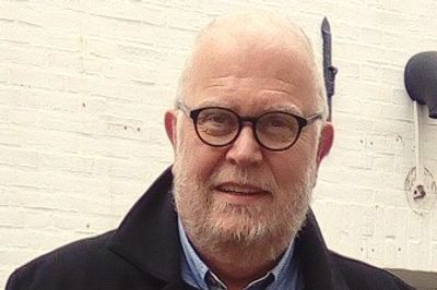 Præst Ole Kobbelgaard laver sangforedrag, der trækker røde tråde gennem højskolesangbogen.