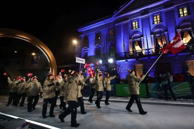 Curlingslandsholdets Denise Dupont bar den danske fane i Cortina, hvor blandt andre de danske deltagere i skeleton, bobslæde og skiskydning også skal i aktion.