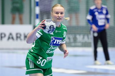 - Min store drøm er at komme til at spille for ligaholdet her, men jeg ved godt, at det er supersvært. Det kan godt være, at det ikke er min tid endnu. Måske er det først om et par år, men jeg ved det ikke, sagde Liva West Bendtsen, der endnu ikke er på kontrakt i Silkeborg-Voel.
