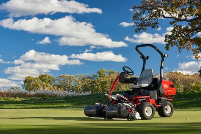 I Ry Golf vil man løbende skifte maskinparken ud med eldrevne maskinger, og en elektrisk green klipper er første skridt på vejen.