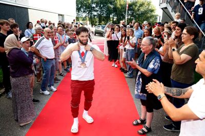 Sådan så det ud, da Turpal Bisultanov blev hyldet i Herning Brydeklub efter sin bronzemedalje ved OL i Paris i sommeren 2024. Nu er der mere at fejre. Han har tirsdag aften vundet EM-guld for anden gang i karrieren.