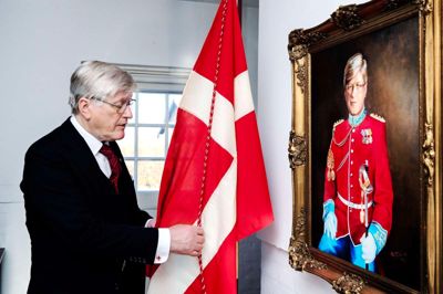 Knud Blæsbjerg var kaptajn i Livgarden inden han valgte at fortsætte i det private erhvervsliv og flytte til England. Knud Blæsbjerg bor nu i Sørvad og mener danskerne fortsat bør ære de frihedskæmpere, der med livet som indsats bekæmpede nazisterne.