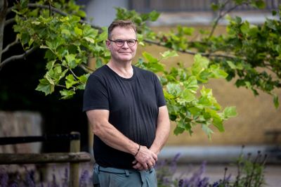 Carsten Thor er indehaver af Thors Design i Vildbjerg og formand for byens erhvervsforeningen, der tæller 100 medlemmer. Han mener den offentlige transport skal være et af fokusområderne i valgkampen.