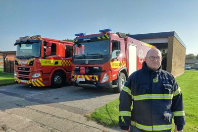 Brandstationsleder John Amtkjær Facius har besluttet at stoppe som leder af den lokale brandstation, men han beholder dog branduniformen på, men bare med en anden som daglig leder.