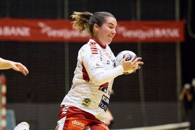 Line Mai Hougaard gjorde for få uger siden comeback efter en lægskade. I udekampen mod CSM Bukarest scorede hun sine første mål i 2026. Endda hele fire styk.