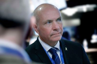 Søren Gade (V) opfordrer andre politikere til ikke bare at skyde løsningsforslag ned.
