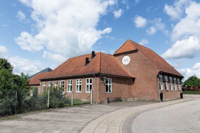 Der var tale om en fejl, da en ny mulig sag om en børnelokker - denne gang ved Isenvad Skole - tirsdag blev anmeldt. Det konkluderer politiet efter at have undersøgt sagen.