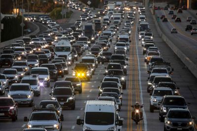 Den såkaldte "endangerment finding" fra 2009, som Trump-administrationen i sidste uge rev midt over, danner grundlag for en række klimalove og tiltag - blandt andet regler om udslip fra biler. (Arkivfoto).