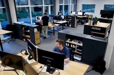 Midtjysk Albyg A/S i Aulum har 60 mand ansat De fleste projekter ligger østpå og senest er opførelsen af nyt hovedkontor for Sport24 i Silkeborg hentet ind i ordrebogen.