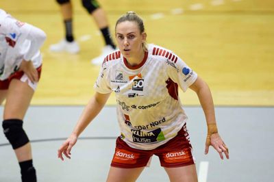 Forsvarsgeneralen Emilie Arntzen ved om nogen, hvad der venter mod Gloria Bistrita i ottendedelsfinalen af Champions League. Hun spillede fire sæsoner i Rumænien, før hun sidste sommer skiftede til Ikast Håndbold.