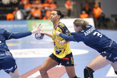Jamina Roberts og Ikast-kammeraterne havde ingen problemer med at sætte to point ind på tabelkontoen. Onsdag aften blev bundholdet Bjerringbro sikkert nedlagt i IBF Arena.