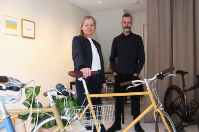 Maria og Ulrich Crandall har åbnet cykelbutikken Life on two Wheels på Kyhnsvej i Ry med salg af den japanske Tokyobike.