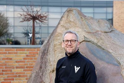 Klaus S. Andersen, der er direktør for Vildbjerg Sports- og Kulturcenter, oplyser, at der er fundet en afløser for Karsten Paaske. Midt i august tiltrådte Paaske som ny groundsman på MCH Arena i Herning, ansat af Herning Kommune.
