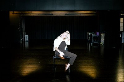 21-årige Lina Aggerholm Nielsen begyndte at lave musik i 2021, og i år har hun udgivet hun sin første single på dansk »2 Minutter«. Lørdag 28. februar skal hun varme op for Ankerstjerne i MCH Herning Kongrescenter.