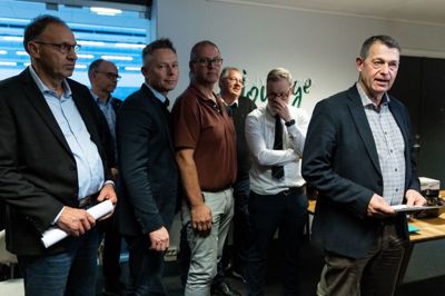 Borgmester Ib Lauritsen (V) på valgnatten i IBF Arena sidste år. Her fremlægger han konstitueringen, som Fælleslistens Rune Lyager bestemt ikke var glad for, til trods for at han skrev under. Nu vil Rune Lyager se fremad.