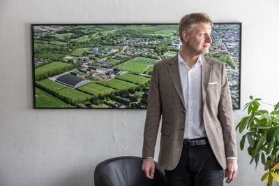 Campus-området bag Torben Østergaard indkapsler hele den ånd, som direktøren fremhæver. Hvor elite smelter sammen med bredde, hvor venskaber opstår, og hvor unge mennesker hver dag arbejder for at blive den bedste udgave af dem selv.
