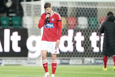 En skuffet Pedro Ganchas går fra banen i Silkeborg. SIF er uden sejr i de sidste otte kampe.