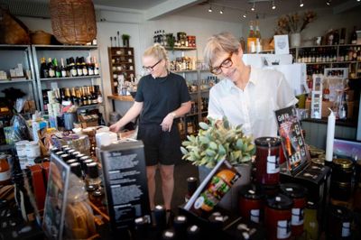Astrid og Susanne Munk Mathiesen driver Kandis og La Vinya sammen. Nu kaster de sig også over Torvehallen, hvor sidste skud på stammen Kasa flytter ind.
