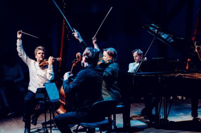 Med franske Nicolas Dautricourt på violin og på fløjen er besætningen sat til to flotte værker af Farrenc og Beethoven på torsdag i Herning Kirke.