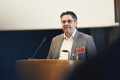 Allan Kortnum, direktør for Herningsholm Erhvervsskole & Gymnasier, glæder sig over fremgang i antallet af elever på skolen.