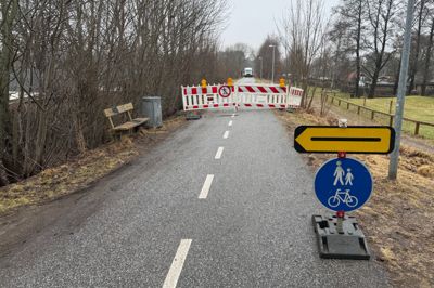 Man må for tiden ud på en lille omvej, hvis man følger Alhedestien. Verdo er i gang med et større arbejde efter et rørbrud.