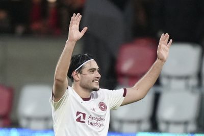 Aral Simsir står efter eget udsagn midt i karrierens hidtil bedste sæson. Han har lært at leve mere professionelt og optræde mere modent i sin karriere, forklarer han.