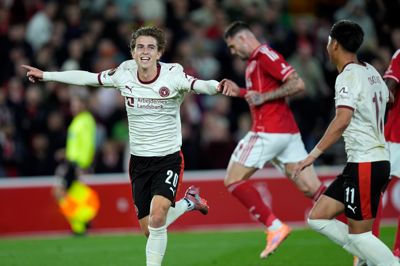 Valdemar Byskov jubler efter sin kontrascoring til 3-1 i udekampen mod Nottingham Forest 2. oktober, hvor herningenseren blev spillet fri af Dario Osorio. FCM vandt 3-2 over Premier League-holdet og tog dermed også en af sine flotteste udesejre i Europa.