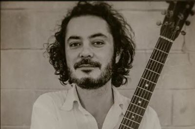 Singer/songwriter Max Gomez fra New Mexico gæster Flyfabrikken i Fly