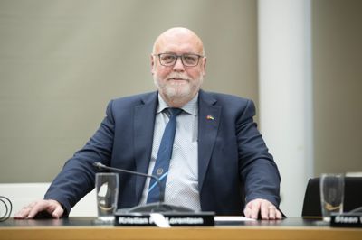 Kristian Pihl Lorentzen er med i arbejdet, der skal samle landsbypedellerne og Ans Borgerforening under en ny forening, Ans Flagforening.